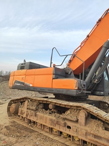 Excavadora Hidráulica de Orugas Doosan DX520LC-9C de 52 Toneladas - Componentes Principales: Motor, Caja de Cambios Daewoo - Equipo Usado en Venta - Product Image 6