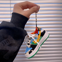Porte-clés créatif en cuir avec impression en relief, design portable, modèle mini-chaussures de sport, best-seller