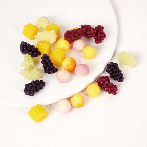 Juguete de Moda, Miniatura de Frutas y Verduras de TPR, Modelo de Uva y Melocotón, Accesorios de Cocina para Casa de Muñecas, Juguetes para Niños y Niñas - Product Image 1
