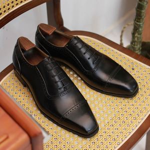 รองเท้าผู้ชายสไตล์อังกฤษแบบใหม่ รองเท้าลำลองสำหรับงานแต่งงาน รองเท้าแบบ Brogue สามชิ้นต่อกัน ปลายแหลม ผูกเชือก น้ำหนักเบา ระบายอากาศได้ดี - Product Image 2