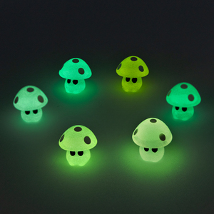 Sculpture de champignon translucide lumineuse Huacui Cottagecore peinte à la main en gros avec résine aquascape pour poissons d'Halloween - Product Image 4