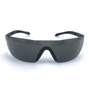 Venta caliente <span class=keywords><strong>Gafas</strong></span> protectoras transparentes negras <span class=keywords><strong>Gafas</strong></span> <span class=keywords><strong>de</strong></span> seguridad baratas <span class=keywords><strong>Gafas</strong></span> <span class=keywords><strong>de</strong></span> trabajo <span class=keywords><strong>de</strong></span> <span class=keywords><strong>protección</strong></span> ocular personal - Product Image 6