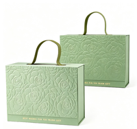 Boîte cadeau rigide de luxe en papier, imprimée quadricolore, avec poignée et fermeture magnétique à rabat, motif rose gaufrée, recyclable, pour mariage