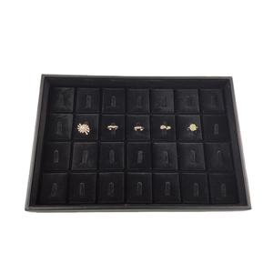 หนังขัดเงาวางซ้อนกันได้ 28-ตําแหน่งถาดแสดงแหวนคงที่จี้ถาดเก็บจอแสดงผล - Product Image 1