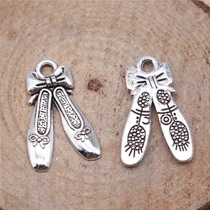 100pcs/bag 20x13mm Antique Silver Plated Antique Bronze Plated Zinc Alloy Embroidered Shoes Charms Pendants ABD-C10015