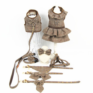 Beliebtes Gehset mit Karomuster-Weste und Leine für Ganzjahres-Outdoor-Nutzung Kleines Hunde- und Katzen-Geschirrset - Product Image 1