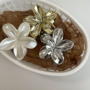 千金批发闪亮鸡蛋花女发爪夹新款光泽表面设计大塑料发饰 - Product Image 2