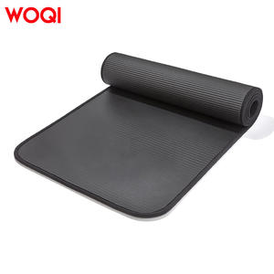 Tapis de yoga Woqi 1830x610x10mm en matériau TPE, pliable et portable avec sangle de transport pour yoga, pilates, étirements et fitness - Product Image 3