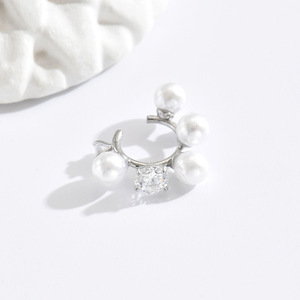 Bijoux pour femmes, boucles d'oreilles en laiton blanc électro-plaqué pour femmes, modèle minimaliste élégant et polyvalent, bijoux pour femmes - Product Image 5