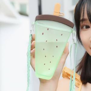 Gobelet en plastique créatif et écologique en forme de pastèque avec sangle pour étudiants, idéal pour la rentrée scolaire - Product Image 3