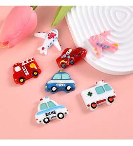 Breloques en résine pour voiture Bus scolaire <span class=keywords><strong>Avion</strong></span> Ambulance Police Car Diy Decoration for Phone Case Hair Clip - Product Image 2