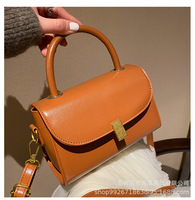 Sac à bandoulière tendance pour femme en cuir imperméable, sac à main simple et petit format carré, sac porté épaule ou croisé