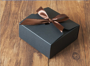 En gros Rouge Bleu Noir Couleur Kraft En Carton D'emballage En Papier Plié Boîte Cadeau avec Ruban - Product Image 4