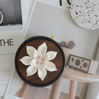 WELLNESS Vente en gros Décoration d'intérieur Parfum d'ambiance Huiles essentielles Diffuseurs d'air de luxe Diffuseur de parfum en céramique en forme de fleur à brancher