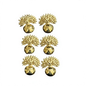 Insignias Personalizables 3D de Estilo Dorado con Diseño de Llama, Pin Metálico Decorativo para Prendas - Product Image 1
