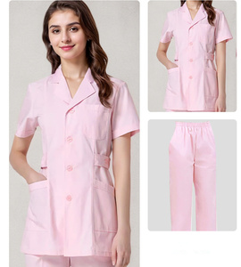 Ensemble de Blouse et <span class=keywords><strong>Pantalon</strong></span> <span class=keywords><strong>Médical</strong></span> Personnalisé à Manches Courtes pour <span class=keywords><strong>Femme</strong></span>, Idéal pour Hôpitaux, Cabinets Dentaires et Soins Infirmiers - Vente en Gros à Prix Abordable - Product Image 3