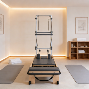 Reformer Pilates Haut de Gamme en Érable Portable pour Entraînement en Studio avec Conception à Rails Intégrés, Lit Coulissant Bidirectionnel et Demi-Tour pour le Corps - Product Image 1