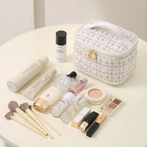Naduo Travel <b>Large</b> Capacity Cosmetic Bag <b>Storage</b> Organizer Makeup Bag - Product Image 3