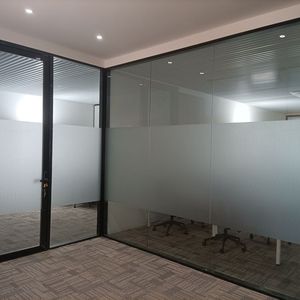 Cloison insonorisée moderne à double couche <span class=keywords><strong>de</strong></span> verre trempé <span class=keywords><strong>de</strong></span> 85 mm avec cadre en aluminium pour bureau, école, <span class=keywords><strong>salon</strong></span>, <span class=keywords><strong>cuisine</strong></span> - Product Image 4