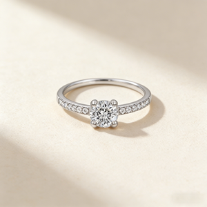 Anillo de Compromiso Clásico Redondo con Solitario, Plata de Ley 925, Anillo con Pavé de Circonitas, Anillo de Promesa Delicado para Mujer - Product Image 4