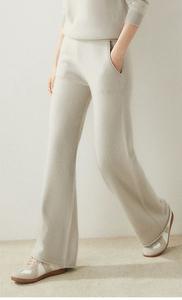 أطقم كنزات بولو نسائية فاخرة من صوف الكشمير الإيطالي بتصنيع ODM/OEM، طقم من قطعتين للنساء مكون من كنزة محبوكة من الكشمير وبنطلون - Product Image 5