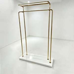 Espositore per Abiti Personalizzabile con LED, Robusto Portabiti da Boutique, Stand Espositivo Dorato per Indumenti - Product Image 6