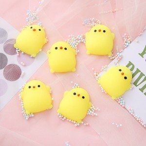 Mini poussin jaune souple et mignon, jouet à presser anti-stress en TPR, cadeau pour enfants, vente en gros, faible MOQ - Product Image 5