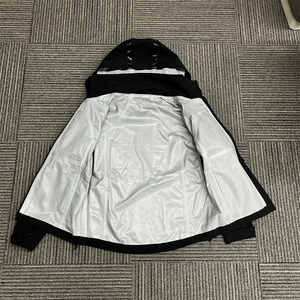 Jaqueta Personalizada de Casaco Duro Preto para Caminhadas, Corta-Vento, Jaqueta de Montanha Impermeável - Product Image 4