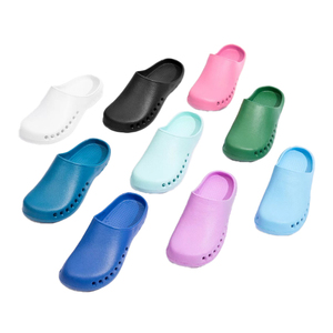 Mayorista Doctores Enfermeras Quirófano Zapatillas Específicas Laboratorio Protector Antideslizante Agujero Zapatos Puntera Gorras Zapatos <span class=keywords><strong>de</strong></span> Casa - Product Image 1
