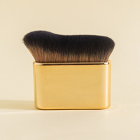 Pinceau de maquillage professionnel unique en forme de S, à poils doux, manche électroplaqué, pinceau synthétique Kabuki simple pour fond de teint