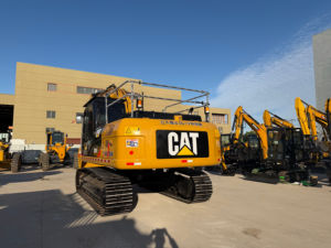 Excavatrice sur chenilles Caterpillar 330D2L d'occasion d'origine japonaise, faible nombre d'heures de travail, 30 tonnes, hydraulique, pour travaux de carrière, construction et exploitation minière - Product Image 2