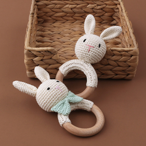Fabbrica direttamente vendite Baby Weave ciuccio Clip Crochet Bunny Rabbit massaggiagengive sonaglio con campane anelli di legno giocattoli per bambini - Product Image 3