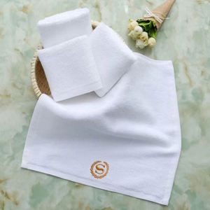 Ensemble de serviettes d'hôtel 5 étoiles en coton biologique 100% tissé, séchage rapide, couleur unie, avec logo personnalisé, pour spa, mains et bain, fabriqué à Nantong - Product Image 4