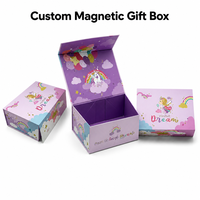 Ensemble cadeau de douche de vêtements de bébé nouveau-né personnalisé écologique jouets emballage de vente au détail boîte magnétique éponge en papier avec logo en relief