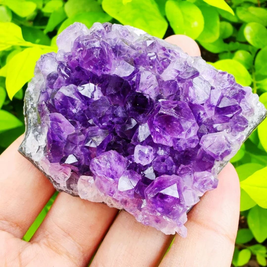 คลัสเตอร์อเมทิสต์สีม่วง รูปทรงอิสระ