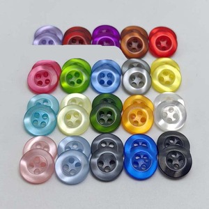 Bán Buôn Nhựa 4-Lỗ Nhựa Áo Sơ Mi Nút Số Lượng Lớn Vòng Chết Màu Sọc Pearlescent Chamfered Cạnh May Quần Nút - Product Image 6
