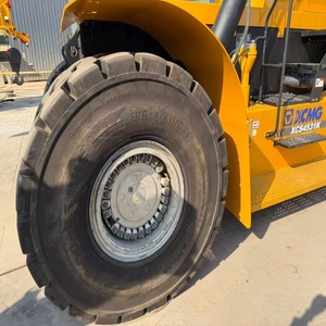Grúa Usada XCS4531K, 45T, Reach Stacker, Modelo 2018, Muy Buen Estado de Funcionamiento, Tres Ganchos, Elevación Máxima de 25m, Motor, Bomba - Product Image 2
