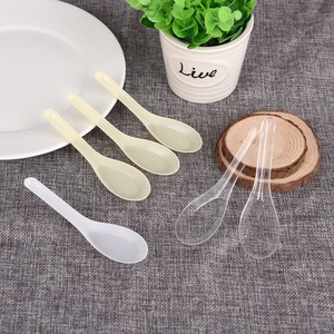 Cuchara Desechable de Plástico Blanco de 11.8 cm para Uso Doméstico y de Catering - Product Image 3