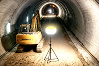 Tour d'éclairage LED à ballon 800W haute luminosité certifiée ETL pour extérieur, chantiers de construction et lieux de travail industriels avec trépied