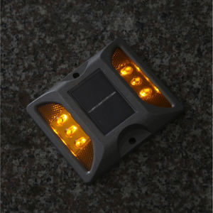 सड़क सुरक्षा वस्तुओं के लिए 6 नेतृत्व वाले सौर एल्यूमीनियम रोड स्टड - Product Image 5