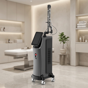 Appareil laser fractionné CO2 10600nm pour le rajeunissement de la peau, le traitement des cicatrices d'acné et des rides, et le resserrement vaginal – Usage professionnel en salon - Product Image 1
