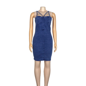 <span class=keywords><strong>2022</strong></span> été Offre Spéciale mode femmes vêtements Sexy bretelles moulante Denim robe d'été licou serré hanche robe pour dames - Product Image 2