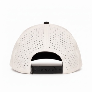 Gorra de Golf Personalizada OEM con Malla Perforada, Logotipo, 5 Paneles, Visera Ligeramente Curvada, Cierre a Presión, Parche de Goma Impermeable - Product Image 4