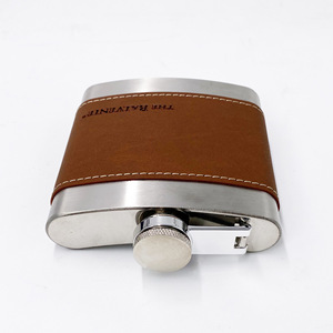 Bán buôn kim loại 6oz <span class=keywords><strong>Flask</strong></span> da tùy chỉnh thép không gỉ ngoài trời Whiskey rượu rượu Hip <span class=keywords><strong>Flask</strong></span> cho Đức Carlton lúm đồng tiền - Product Image 2