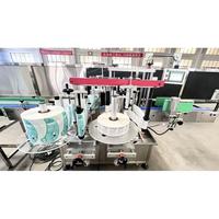 Machine d'étiquetage automatique trois côtés pour bouteilles carrées plates, application d'étiquettes pour bouteilles de produits chimiques quotidiens et de sauces