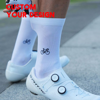 Chaussettes de sport respirantes à logo personnalisé, avec soutien de la voûte plantaire, sans coutures, anti-humidité, haute élasticité, pour le cyclisme sur route