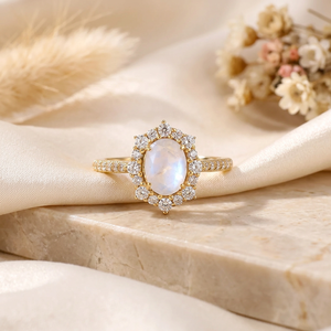 Anillo de compromiso Art Deco con halo de piedra lunar de nacimiento de abril creada en laboratorio para mujer, de alta calidad, fabricado en Vietnam. - Product Image 2