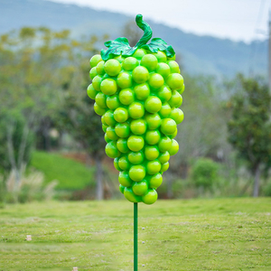 Sculpture en résine de fibre de verre de fruits et légumes décoratifs réalistes et modernes pour jardin extérieur, avec taille et modèle personnalisés - Product Image 1