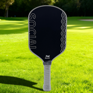 Paleta MUGOO Gen4 Core Ultra Ligera de Fibra de Carbono, Aprobada por la USAPA para Torneos, Ideal para Campeonatos Regionales - Product Image 1