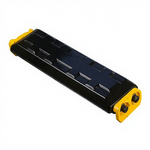 רפידות גומי 430 מ "מ למיני זוחל עם קליפ על משטח גומי לחפירה - Product Image 1